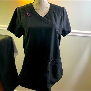 Medium petite black scrub set